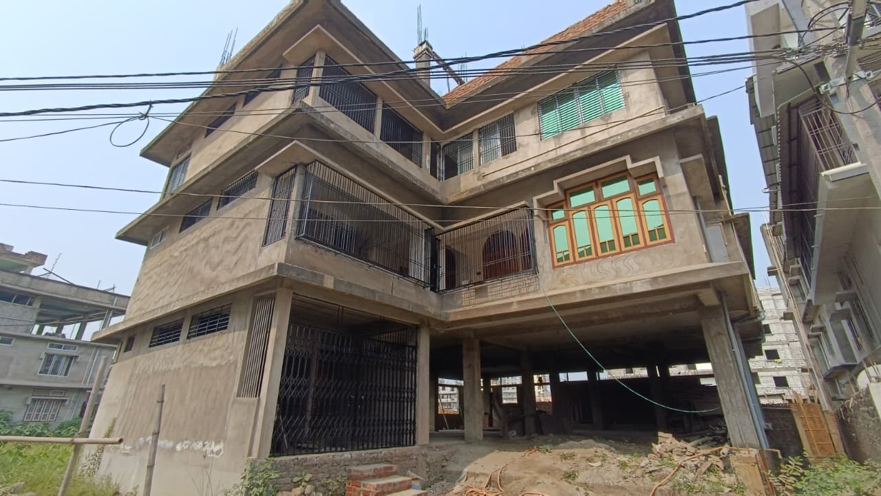 Family House / Private Building photo 2