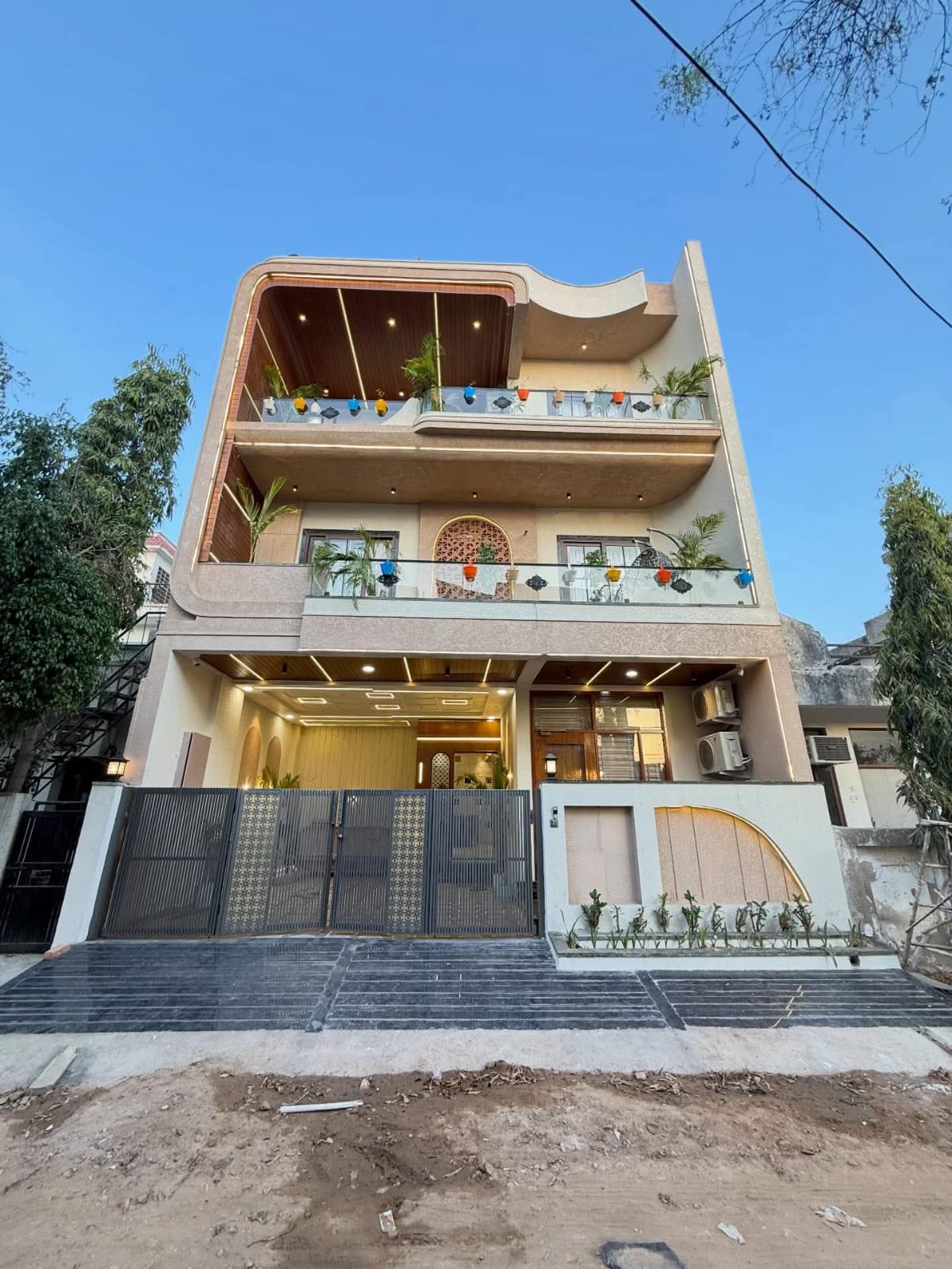 Villa / Duplex / Bungalow photo 2